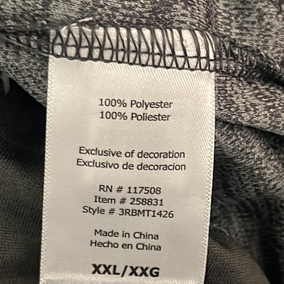 - Brand new with tags Men’s Reebok active tank top. Top has a small thread… - Picture 12 of 16